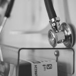 Comment savoir si son doigt est cassé en appuyant dessus ?